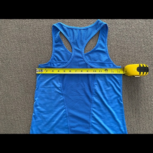 3 tanks included : Reebok/2XU/MPG Small fit - Picture 15 of 16